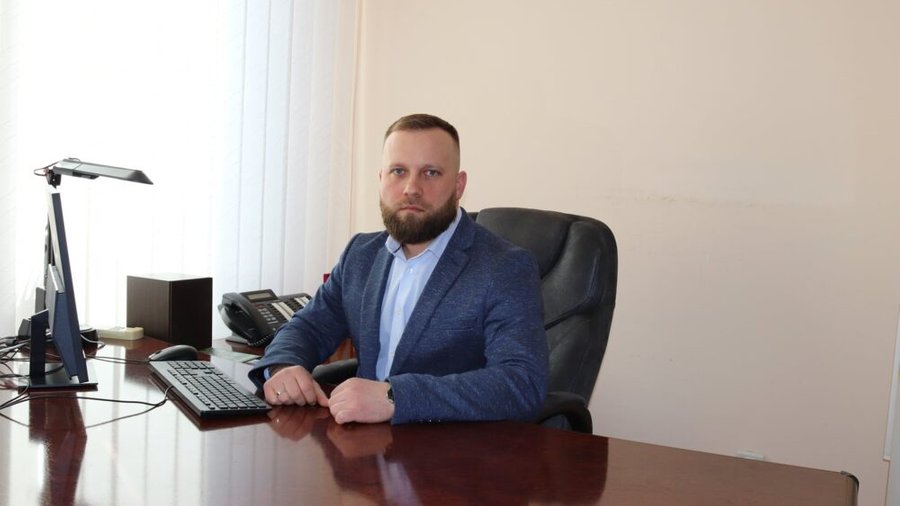 Wife of Acting Kyiv Anti-Corruption Bureau Chief Officially Earned Only $1,600 Despite Owning Dental Practice, Investigation Reveals